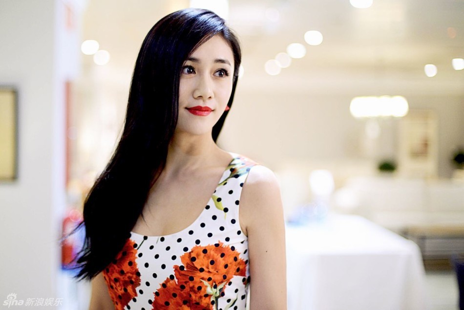 组图:刘芸优雅亮相甜美如画 跨界合作获好评_高清图集_新浪网