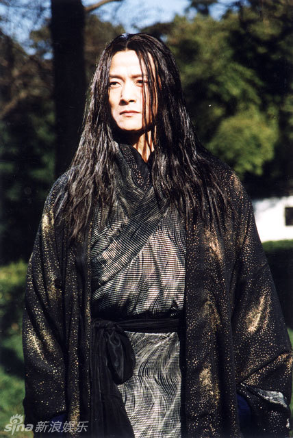 新浪娱乐讯古龙笔下的代表人物四条眉毛陆小凤,生来风流爱美人,嗜酒重