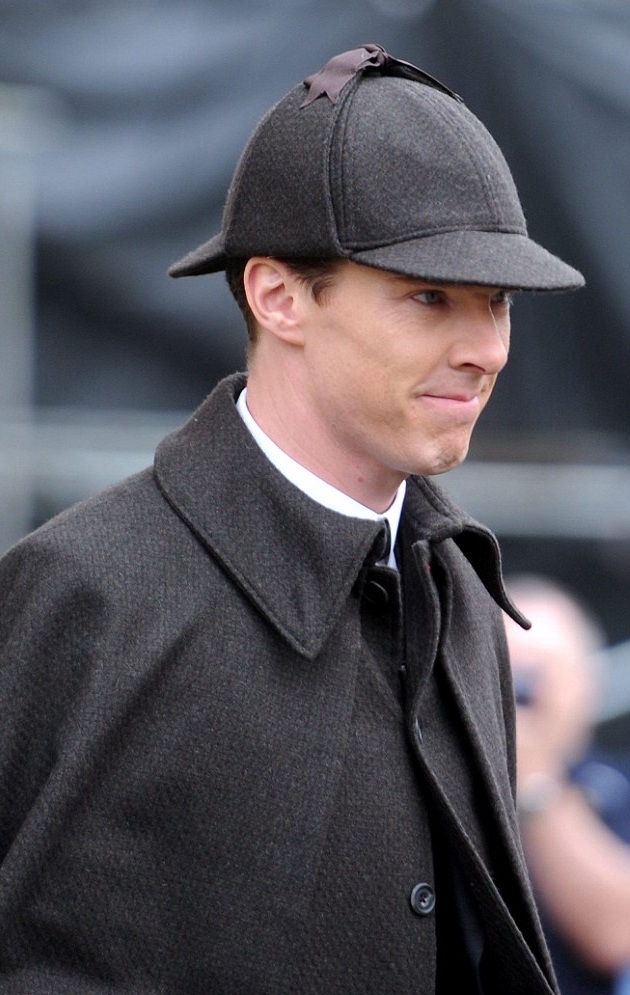 组图:《神探夏洛克》热拍 卷福华生复古如原著