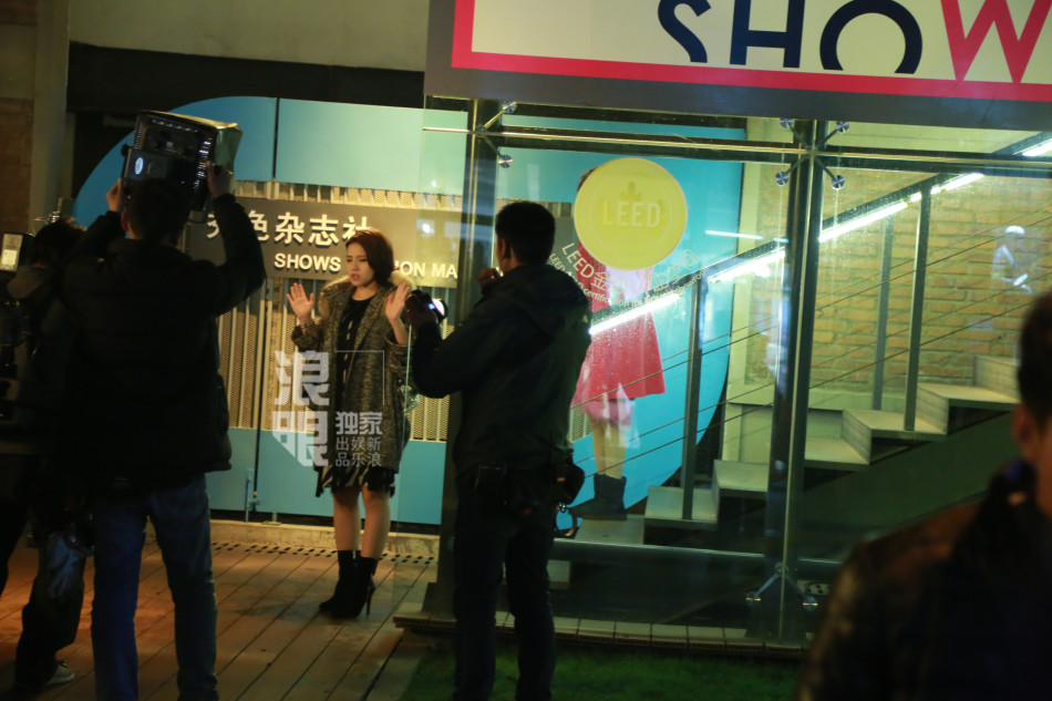 《何以》谢依霖演顾行红