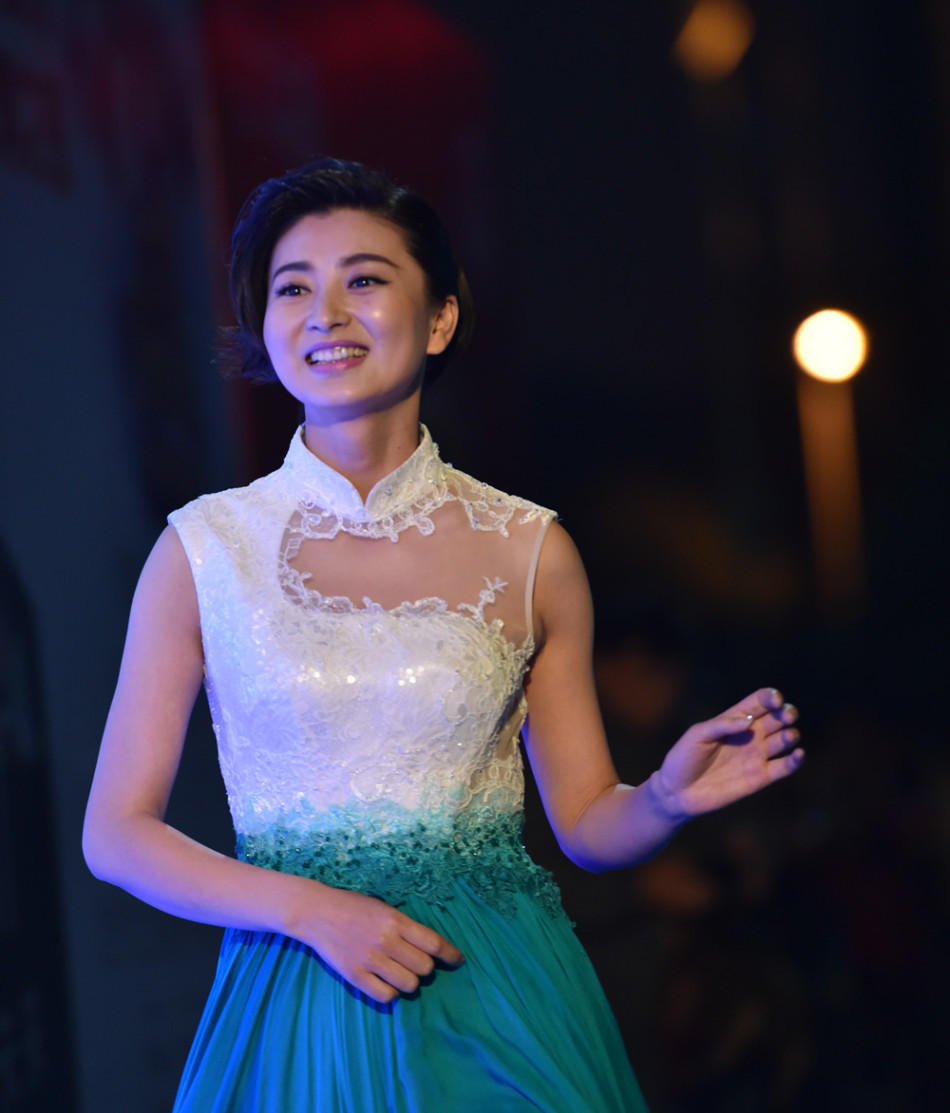 2014新浪安徽微博之夜 红毯星光熠熠内场闪耀_高清图集_新浪网