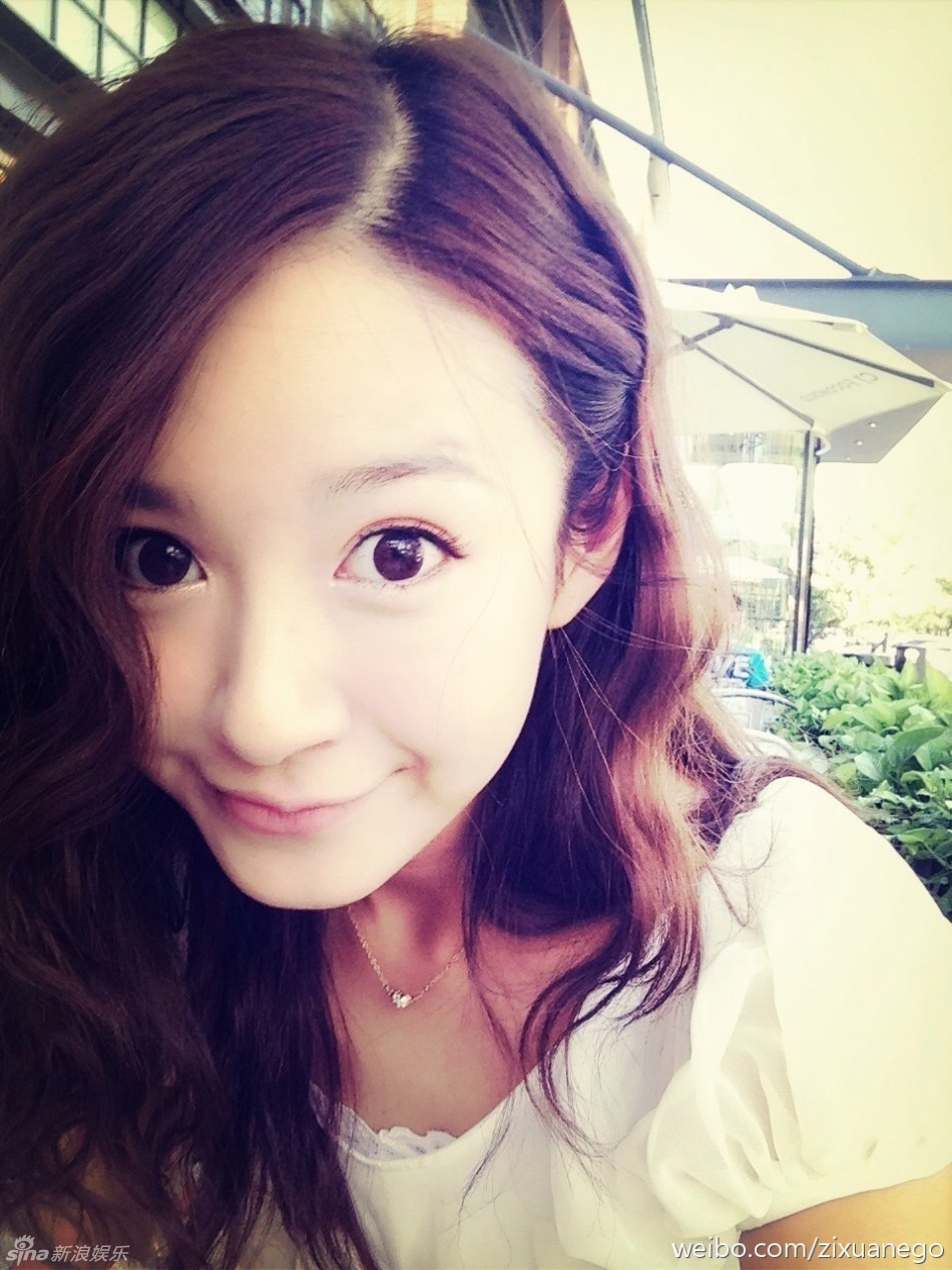 组图:张子萱昔日海量私房照曝光 常与老公秀恩爱