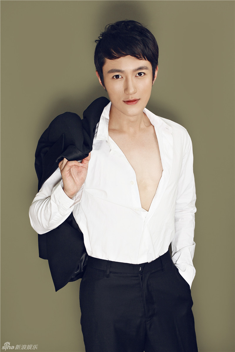 新浪娱乐讯 近日,演员张鑫曝光一组全新写真.