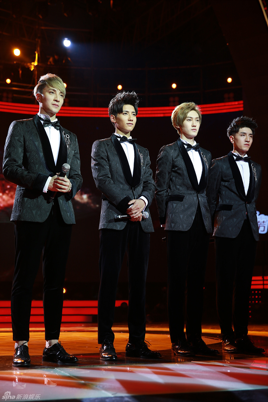 新浪娱乐讯 今晚(1月30日),《中国好男儿》将迎来全国三强的争夺战.