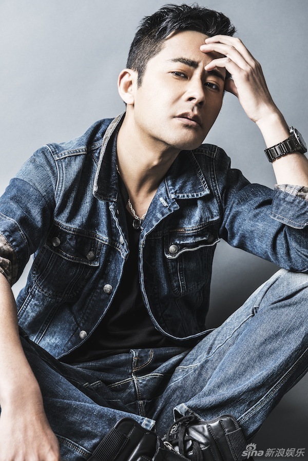 组图:宗峰岩牛仔时尚写真 帅酷不羁气场足_高清图集_新浪网
