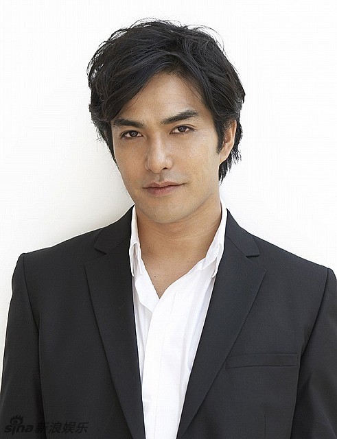 《猫侍》讲述了北村一辉饰演的浪人武士和小猫之间发生的有趣而感人的