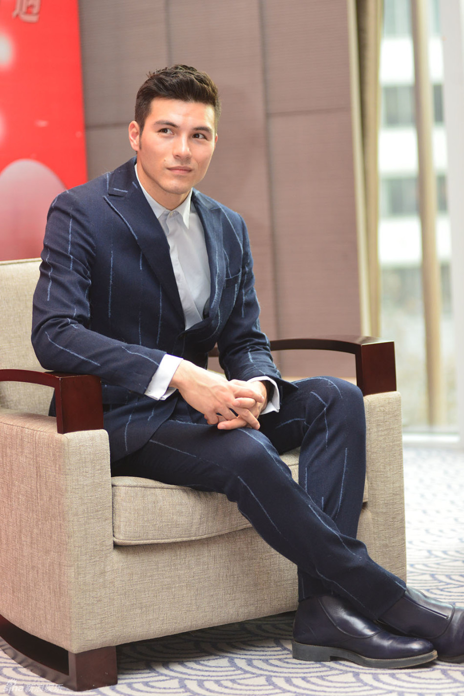 《一路惊喜》凤小岳