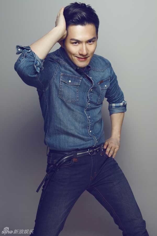 组图:严屹宽牛仔时尚写真 眼神不羁酷劲十足_高清图集_新浪网