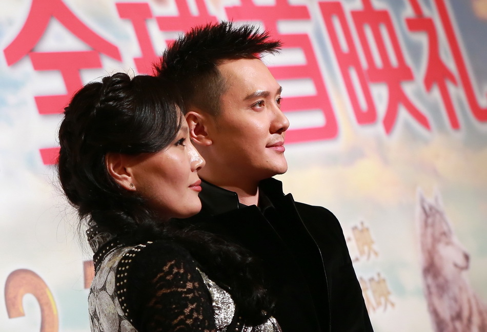 组图:《狼图腾》发布会现场 窦骁冯绍峰现身