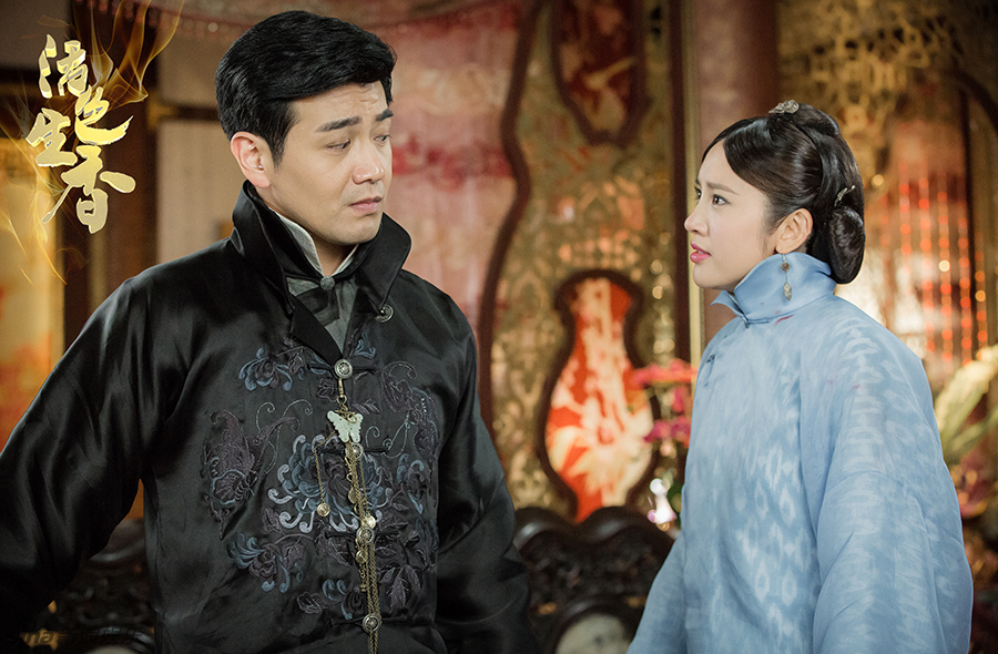 国民偶像之作《活色生香》中,唐艺昕特别客串女主角乐颜之母香雪吟,在