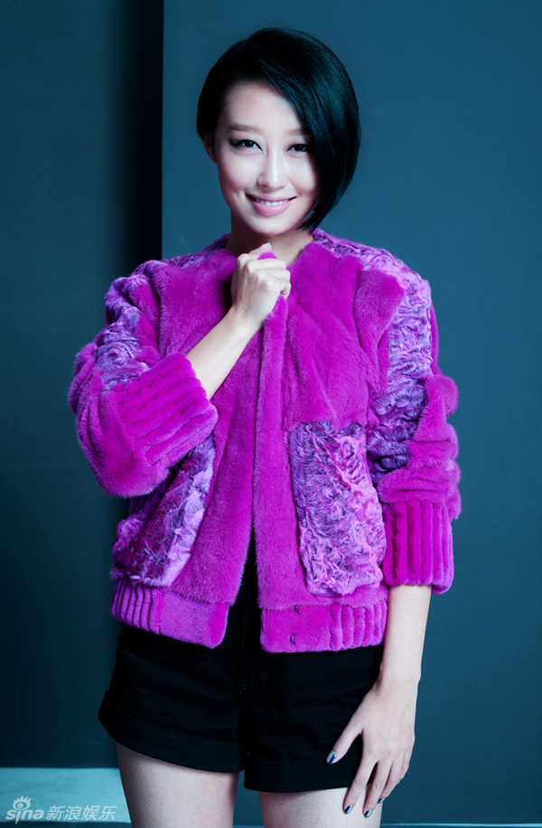 新浪娱乐讯 近日,时尚女星马梓涵为某时尚杂志拍摄了一组写真大片.