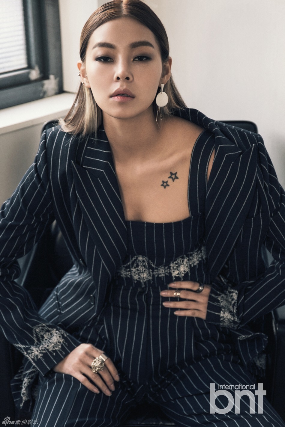 新浪娱乐讯 近日,韩国模特宋海娜携手bntnews拍摄了一组写真,散发神秘