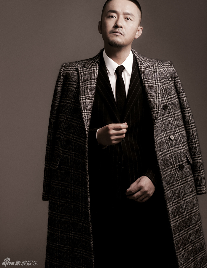 李坤霖复古风大片 低调神秘显独到品味