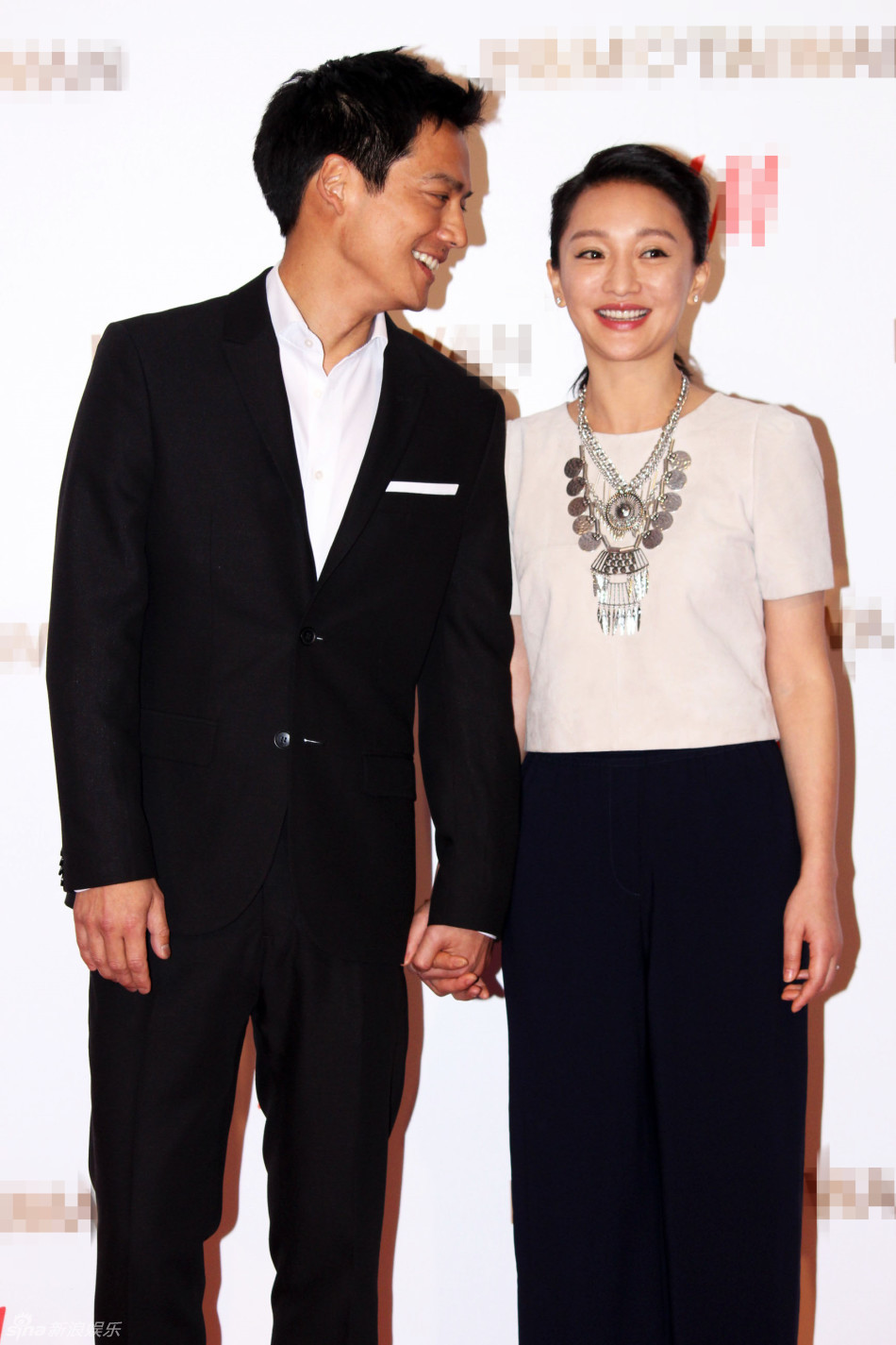 组图:高圣远紧牵周迅手秀恩爱 杨丞琳不谈恋情_高清图集_新浪网