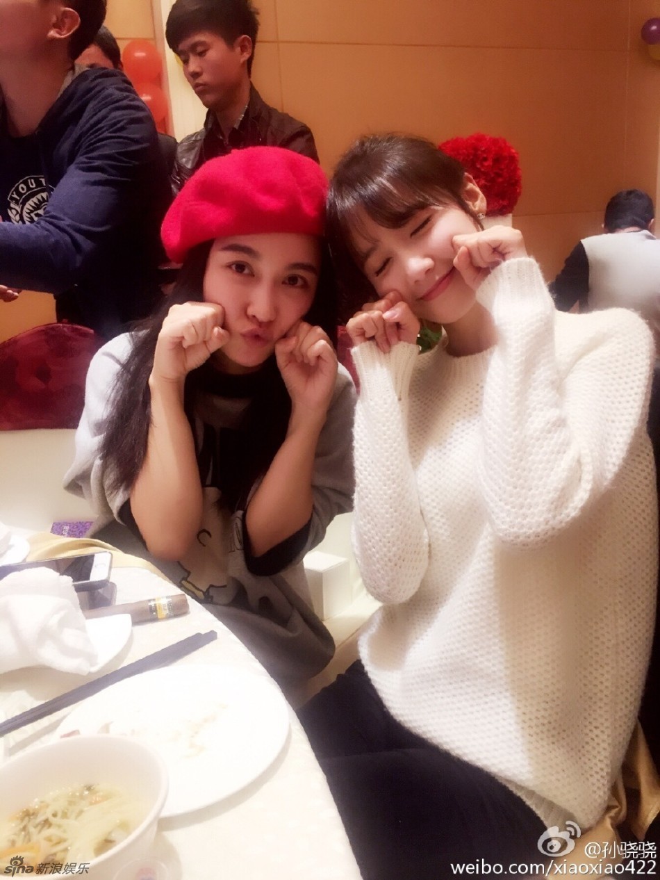 组图:林更新生日美女簇拥 和少时允儿亲密比v_高清图集_新浪网