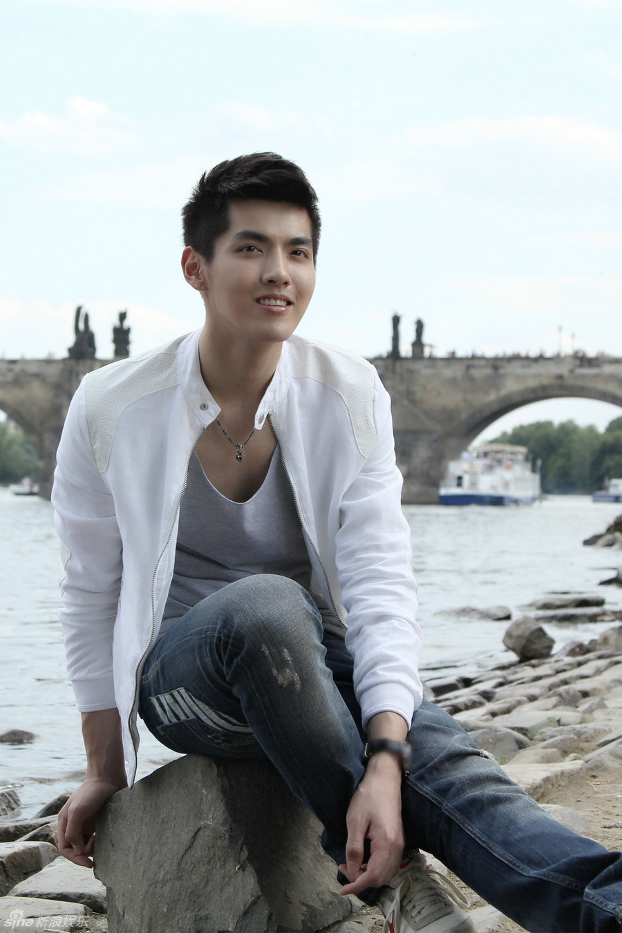 组图:吴亦凡"有一个地方"眼技出众 集齐12星座_高清图集_新浪网