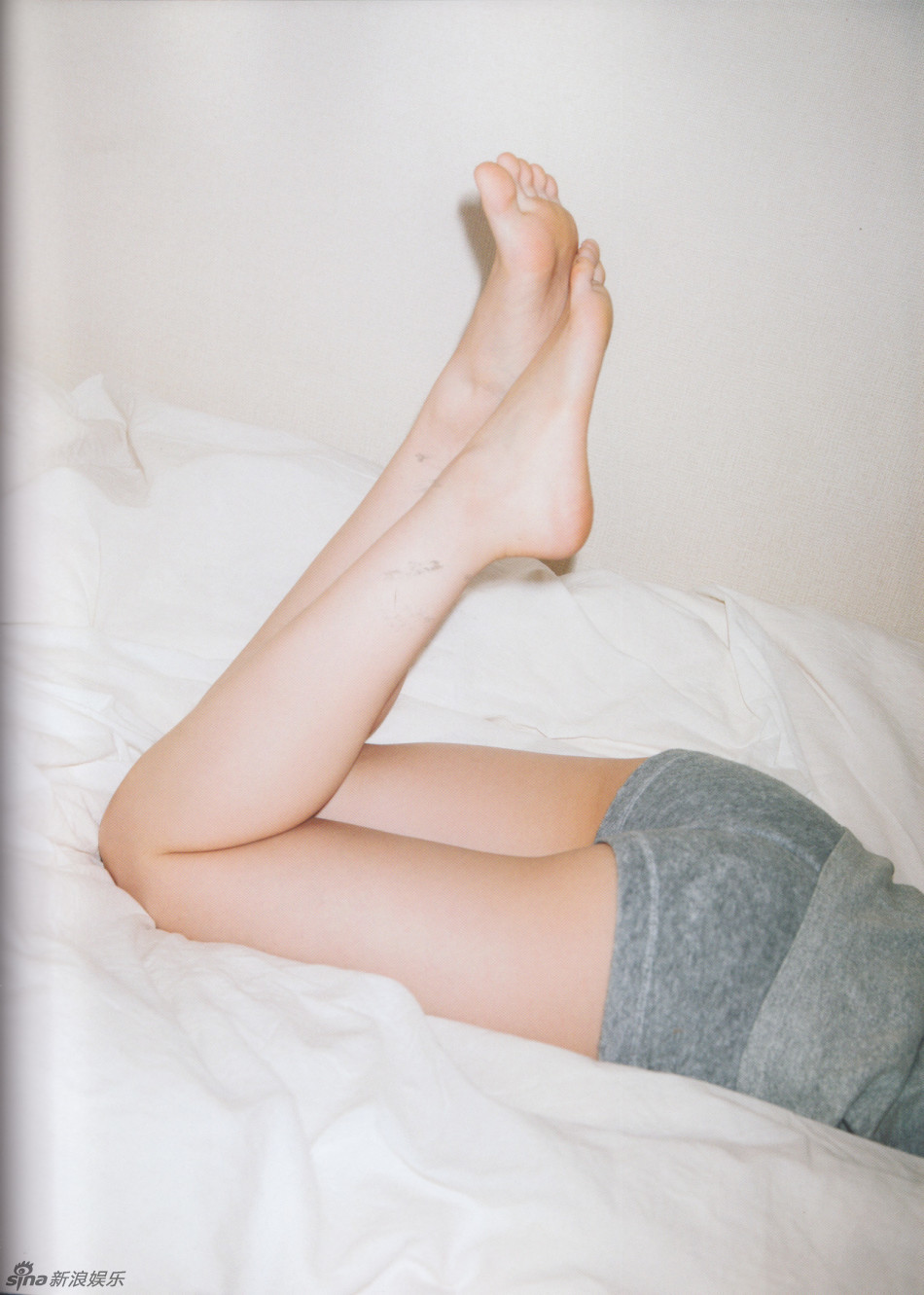 日本女星西野七濑居家写真 穿睡衣慵懒妩媚