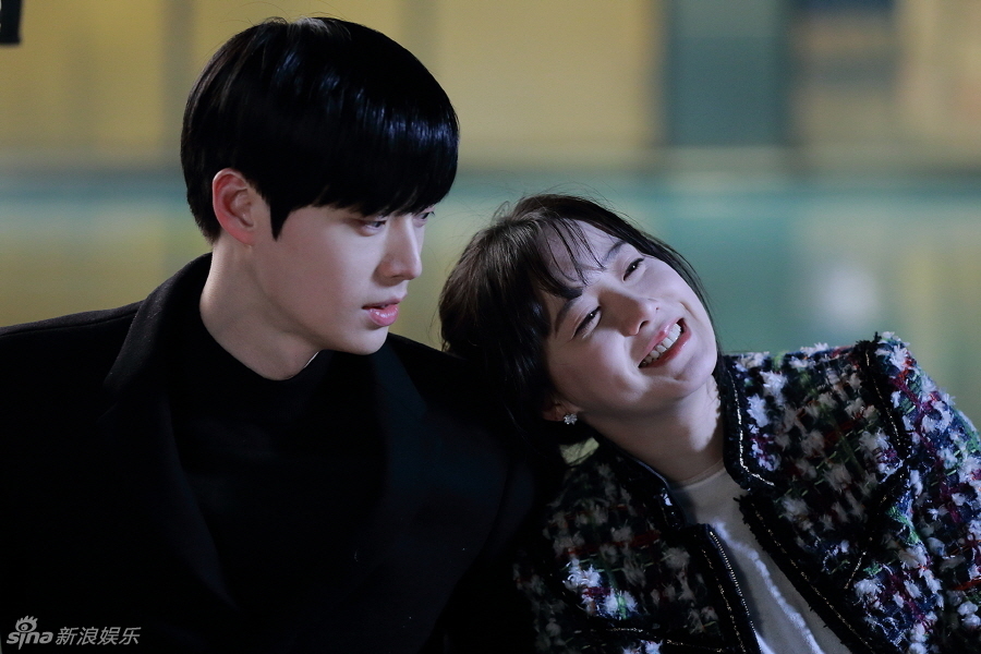 韩剧《blood》安宰贤温柔背具惠善 床边相伴