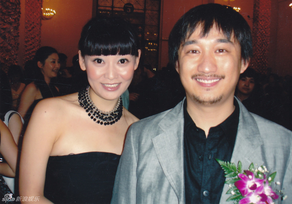 潘婕与章子怡华表奖相见甚欢