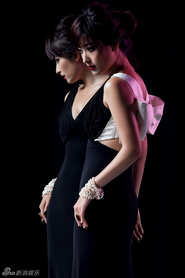 徐百卉写真冷艳娇媚 演绎双面佳人