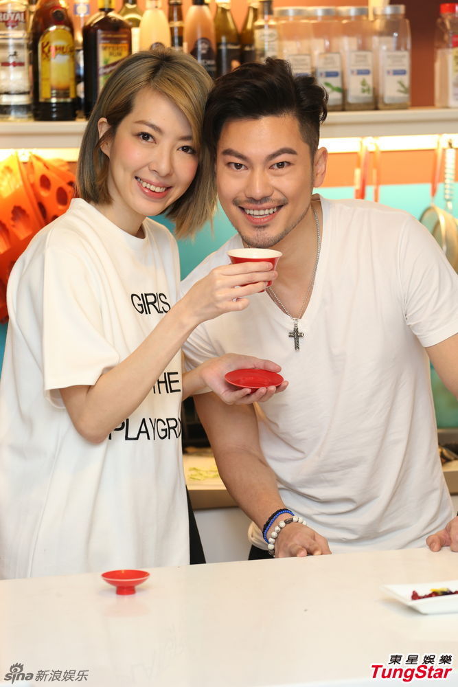 组图:路嘉欣遥祝张震喜获千金 羞摸邓子霆肉身_高清图集_新浪网