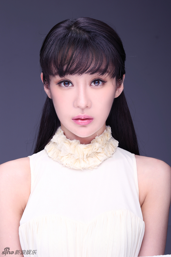 组图:田璐菡甜美写真曝光 造型素雅清新_高清图集_新浪网