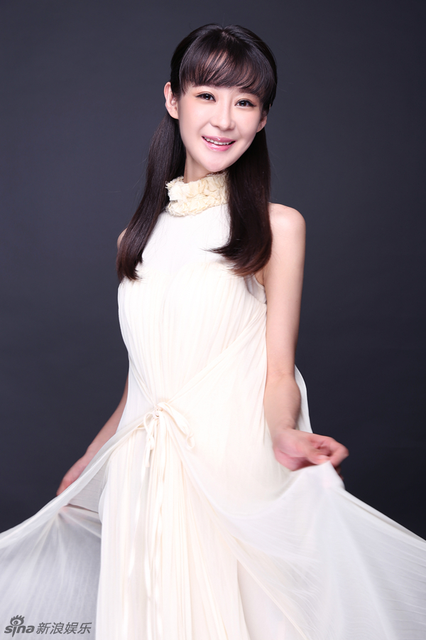 组图:田璐菡甜美写真曝光 造型素雅清新_高清图集_新浪网