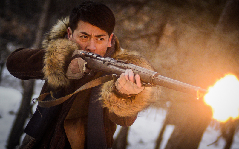 组图:《雪海》杀青曝剧照 保剑锋化身神秘枪王_高清图集_新浪网