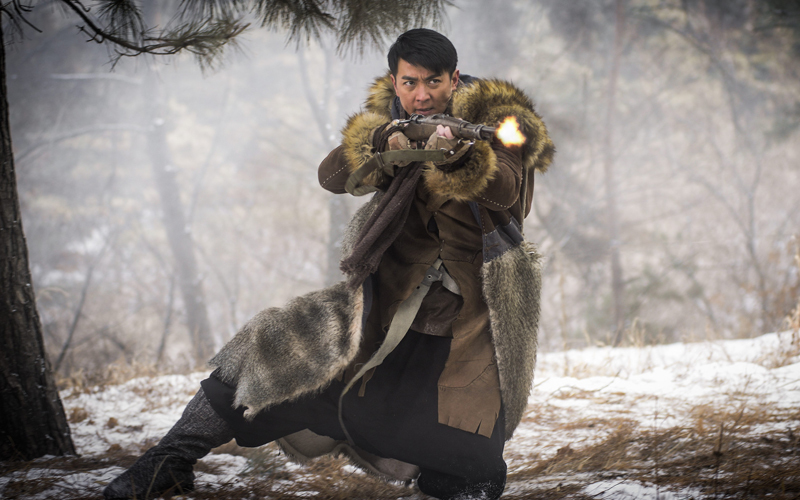 组图:《雪海》杀青曝剧照 保剑锋化身神秘枪王_高清图集_新浪网