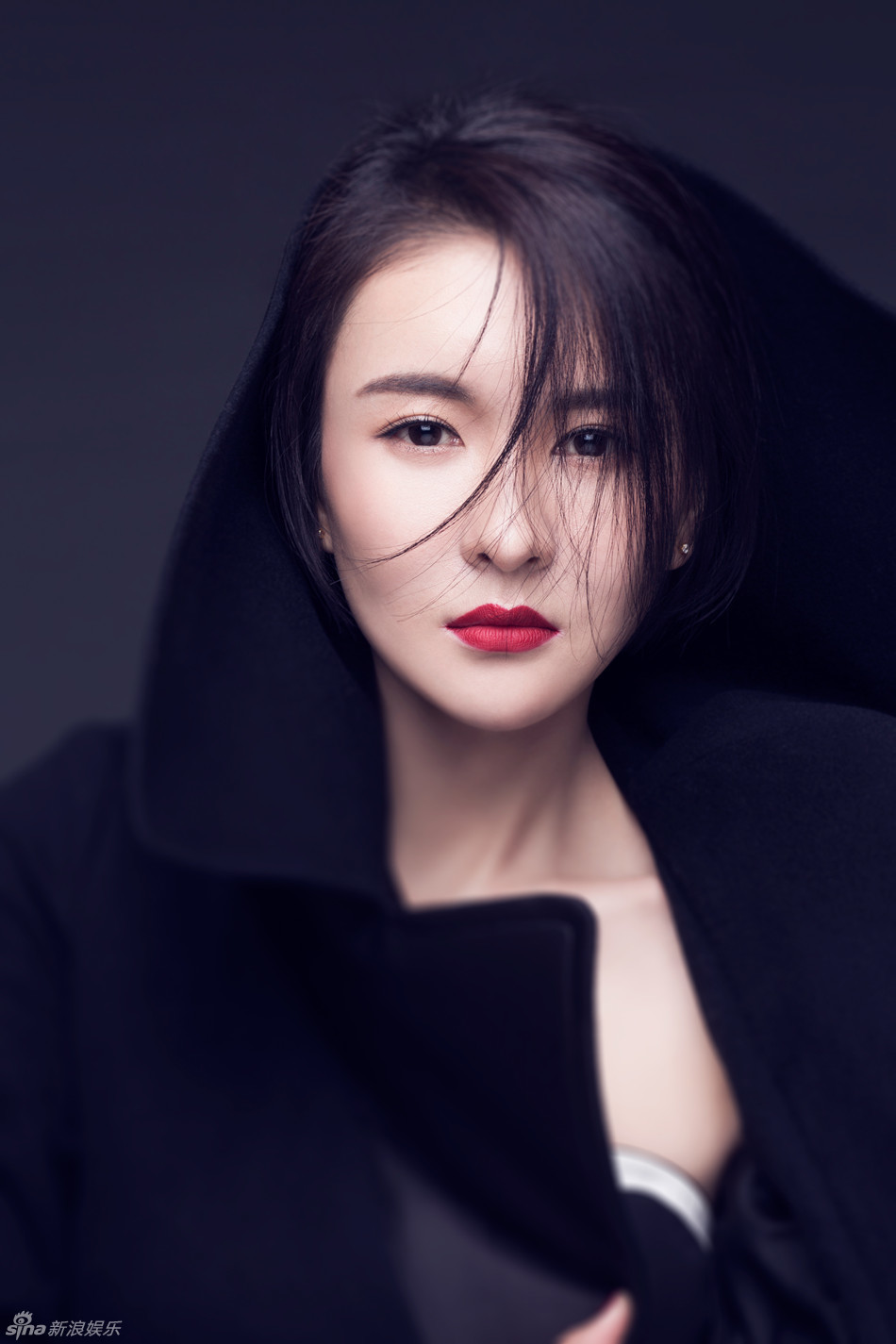 组图:郑亦桐黑衣写真曝光 尽显高冷女王范儿_高清图集_新浪网
