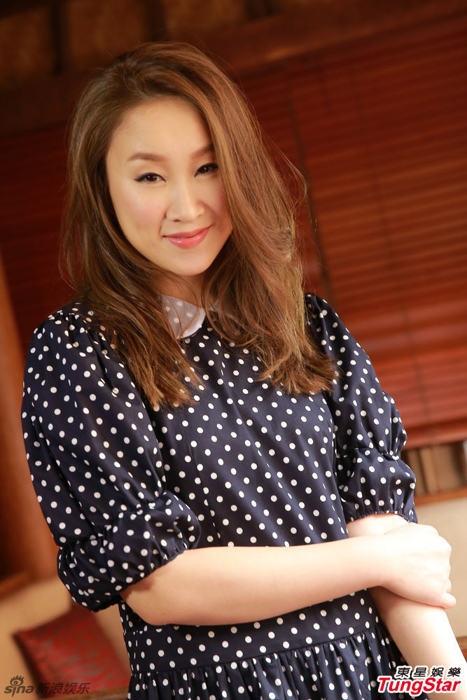 新浪娱乐讯 王菀之金像奖中获得三个"最佳新演员"提名,另外又凭《金鸡