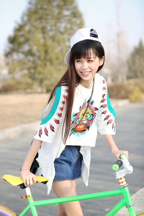 邹杨户外写真骑行运动展大长腿