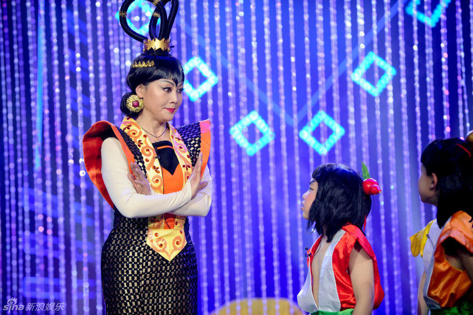 组图:蛮拼!王姬录节目变身蛇精演绎老年妖娆_高清图集_新浪网