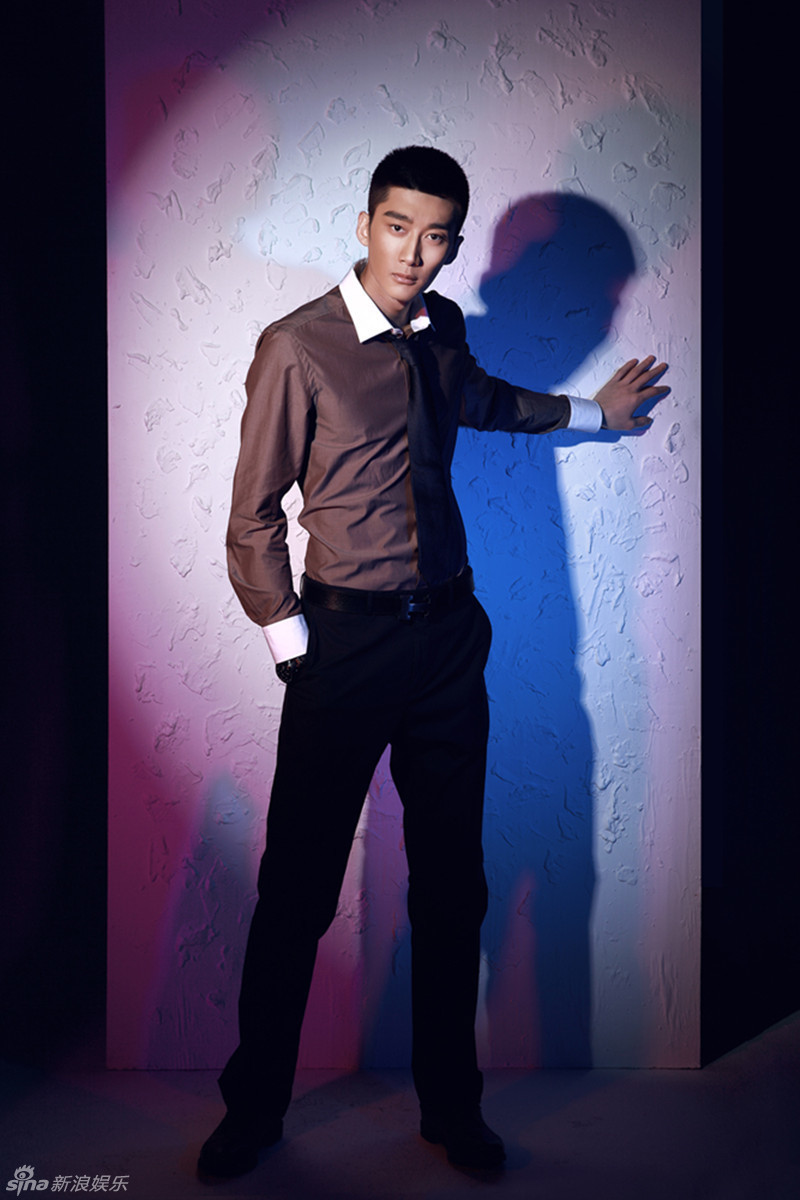 组图:宋铭宇发布幻影写真 尽显沉稳男神形象_高清图集_新浪网