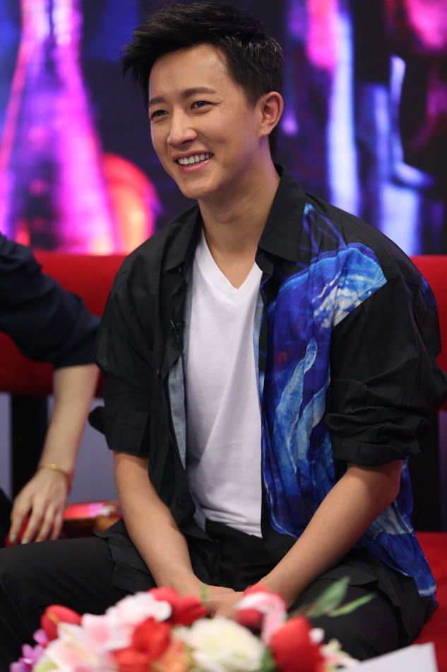 范冰冰韩庚携《万物生长》做客新浪娱乐