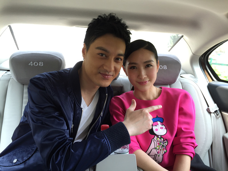 何建泽陶昕然尽显甜蜜