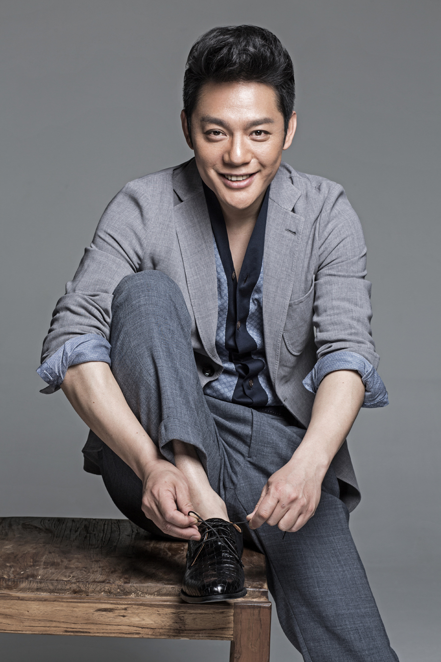 组图:傅程鹏拍摄春日写真 儒雅气息扑面而来_高清图集_新浪网