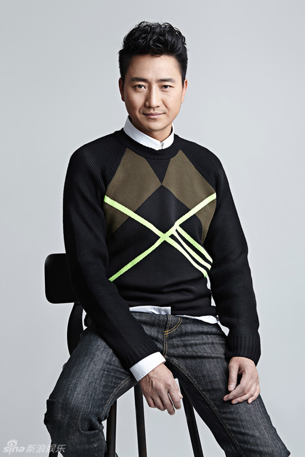 组图:演员高峰最新风格大片 荧屏反派型男柔情_高清图集_新浪网