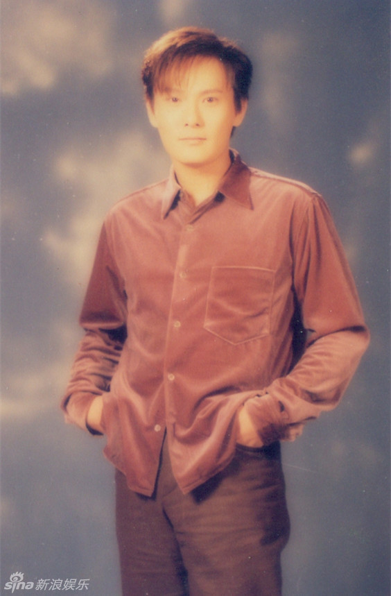 [青春照相馆]张信哲珍贵旧照:柔情沁入心扉