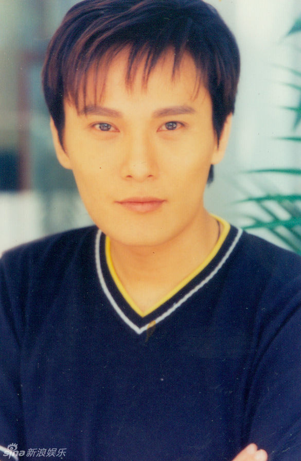 [青春照相馆]张信哲珍贵旧照:柔情沁入心扉