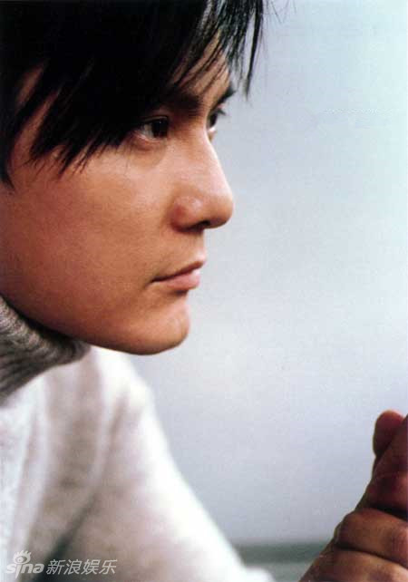 [青春照相馆]张信哲珍贵旧照:柔情沁入心扉