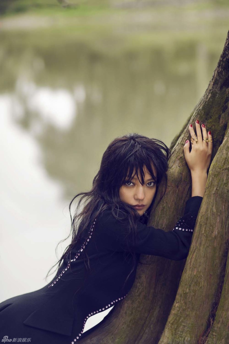 赵薇烟熏妆变吉普赛女郎 野性妩媚_高清图集_新浪网
