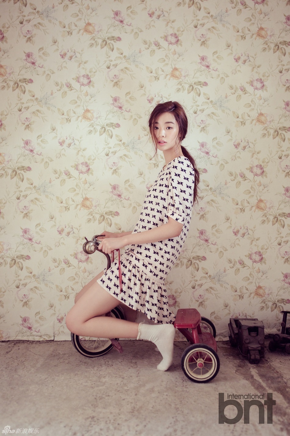 组图:韩模stephanie lee翘臀迷人 展傲人长腿_高清图集_新浪网