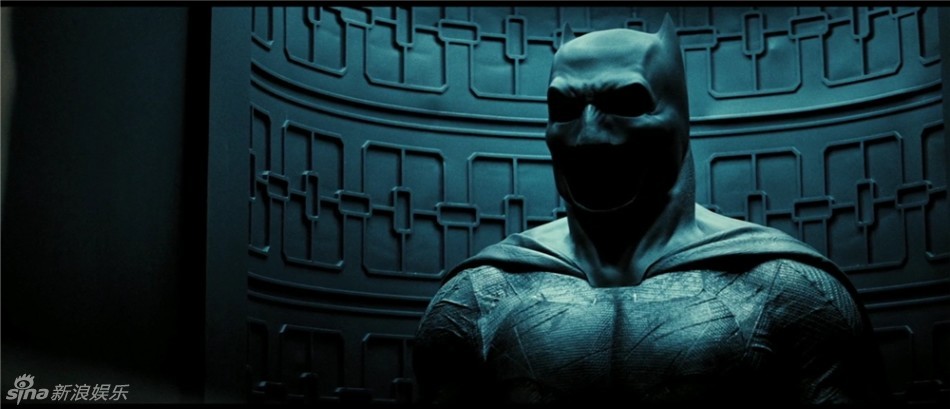组图:先睹为快!《蝙蝠侠大战超人》雨中开虐_高清图集_新浪网