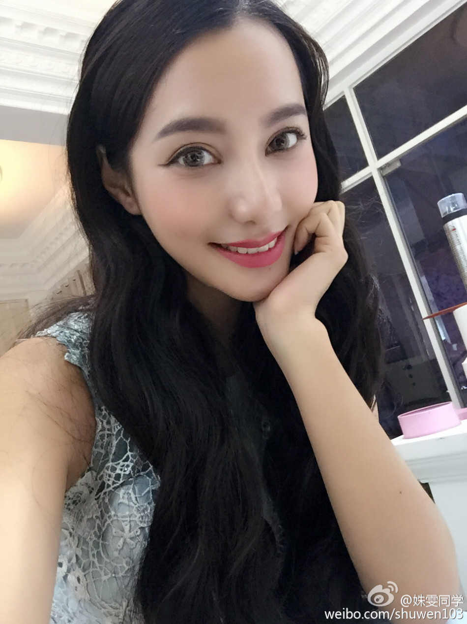 新浪娱乐讯 姝雯是毕业于福建师范大学,此前因为替学校拍摄了一组清纯