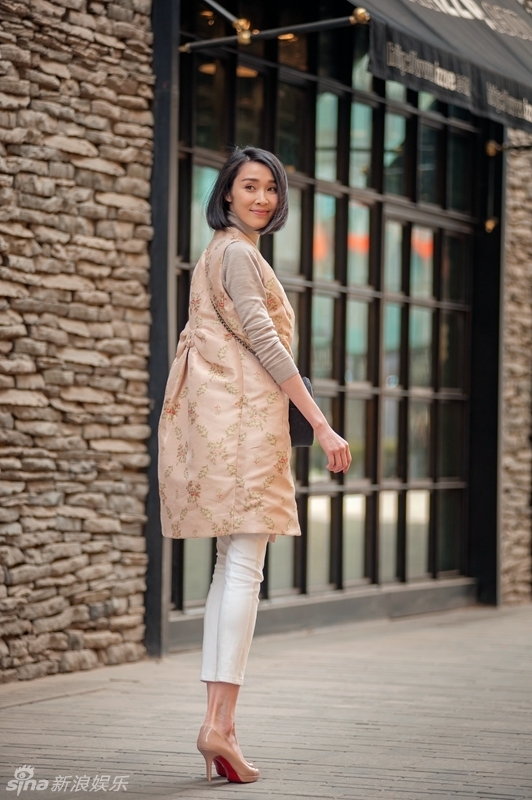 陈丽娜时尚街拍 尽显优雅姿态