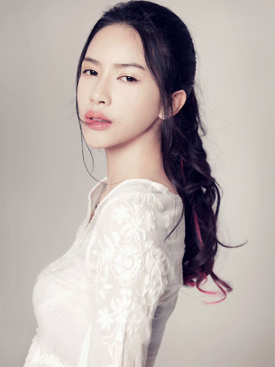 潘霜霜写真甜美优雅惹人爱