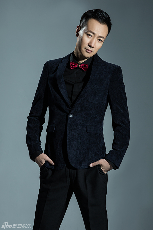 辛柏青时尚酷帅写真 型男更是"模范煮夫"(图)_高清图集_新浪网