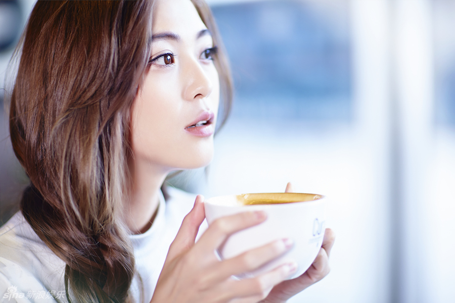 maggieq和安雅在赤裸特工被老外轮奸的戏