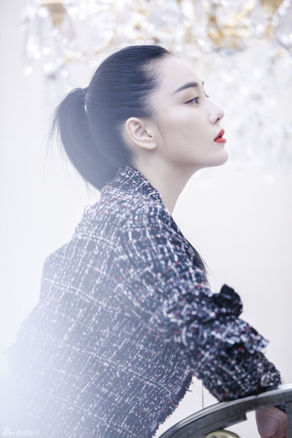 组图:张馨予套装优雅 红唇凸显干练女人味_高清图集_新浪网